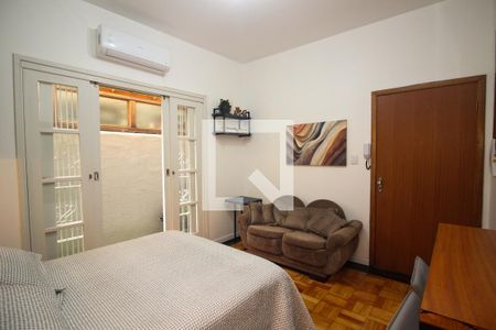 Sala/Quarto de kitnet/studio para alugar com 1 quarto, 30m² em Cidade Baixa, Porto Alegre