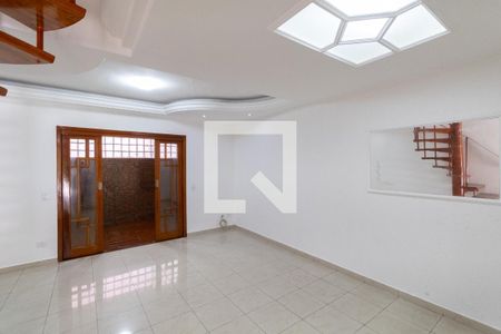 Sala de casa de condomínio à venda com 3 quartos, 100m² em Vila Carmosina, São Paulo