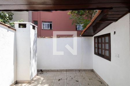 Varanda Quarto 1 de casa de condomínio à venda com 3 quartos, 100m² em Vila Carmosina, São Paulo