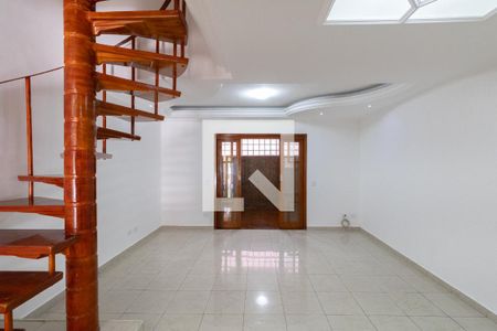 Sala de casa de condomínio à venda com 3 quartos, 100m² em Vila Carmosina, São Paulo