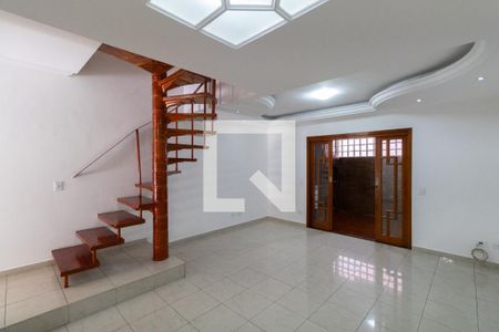 Sala de casa de condomínio à venda com 3 quartos, 100m² em Vila Carmosina, São Paulo