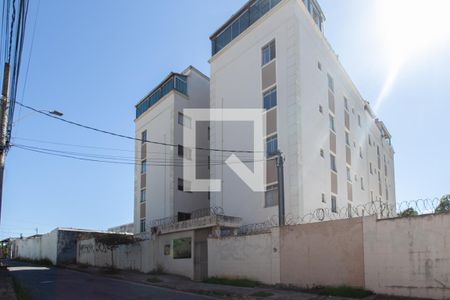 Apartamento para alugar com 114m², 2 quartos e 1 vaga Apartamento para alugar com 114m², 2 quartos e 1 vagaFachada