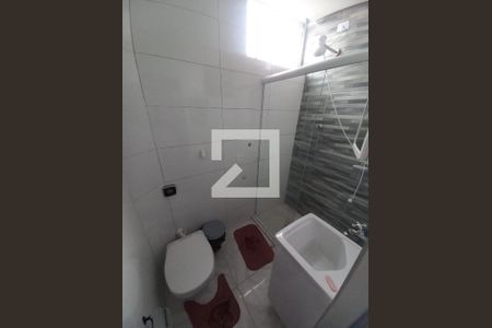 Banheiro de apartamento para alugar com 1 quarto, 35m² em Itararé, São Vicente