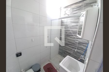 Banheiro de apartamento para alugar com 1 quarto, 35m² em Itararé, São Vicente