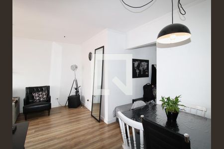 Sala de apartamento à venda com 2 quartos, 58m² em Vila Nivi, São Paulo