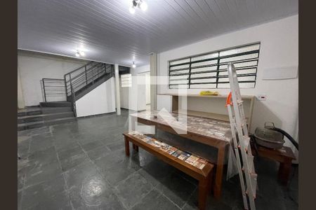 Sala de casa para alugar com 8 quartos, 700m² em Conjunto Residencial Butanta, São Paulo