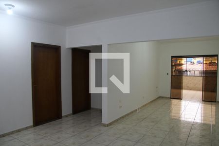 Sala porta acesso a varanda  de casa para alugar com 3 quartos, 132m² em Cidade Parque Brasilia, Guarulhos