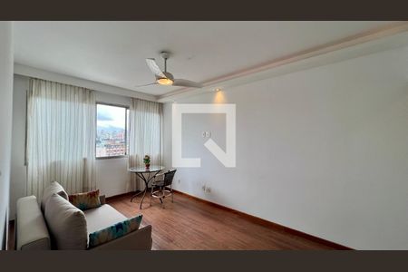 Sala  de apartamento à venda com 2 quartos, 67m² em Itaim Bibi	, São Paulo