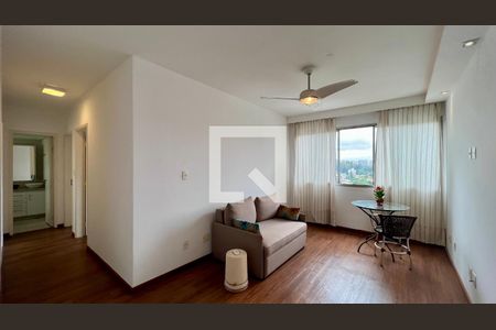 Sala  de apartamento à venda com 2 quartos, 67m² em Itaim Bibi	, São Paulo