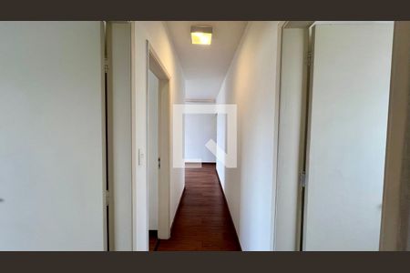 Corredor de apartamento à venda com 2 quartos, 67m² em Itaim Bibi	, São Paulo