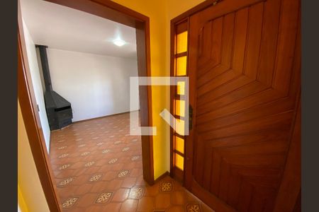 Hall de entrada de casa para alugar com 2 quartos, 350m² em Rincão, Novo Hamburgo