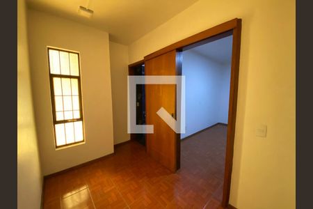 Closet da suíte de casa para alugar com 3 quartos, 350m² em Rincão, Novo Hamburgo