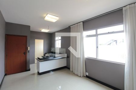 Sala de apartamento à venda com 1 quarto, 40m² em Vila Paquetá, Belo Horizonte