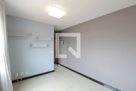 Sala de apartamento à venda com 1 quarto, 40m² em Vila Paquetá, Belo Horizonte