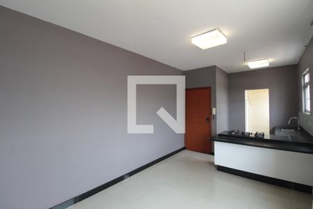 Sala de apartamento à venda com 1 quarto, 40m² em Vila Paquetá, Belo Horizonte