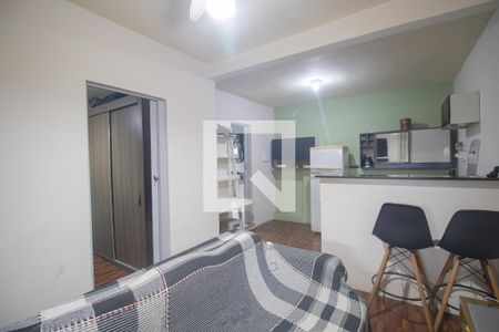 Sala de kitnet/studio para alugar com 1 quarto, 45m² em Rocha, São Gonçalo