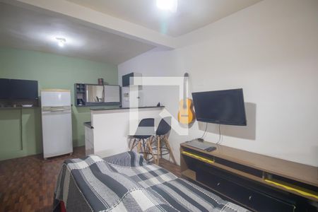 Sala de kitnet/studio para alugar com 1 quarto, 45m² em Rocha, São Gonçalo