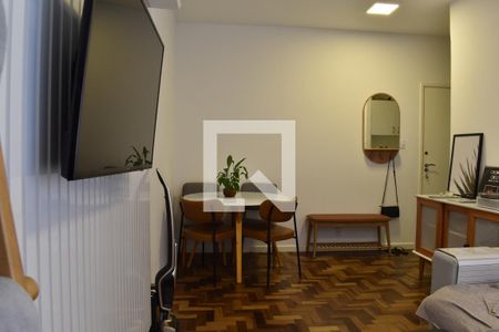 Sala de apartamento para alugar com 2 quartos, 80m² em Centro, Curitiba