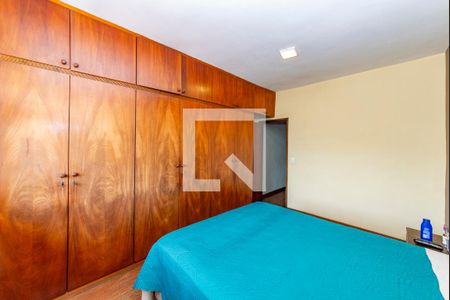 Suíte  de casa à venda com 4 quartos, 180m² em Dom Cabral, Belo Horizonte