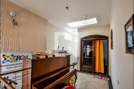 Detalhe Sala de casa à venda com 4 quartos, 338m² em Utinga, Santo André