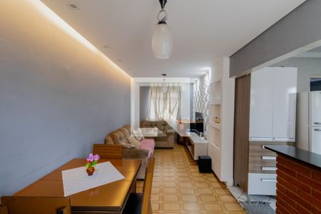 Sala  de apartamento à venda com 2 quartos, 56m² em Conjunto Residencial José Bonifácio, São Paulo