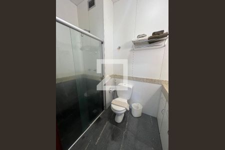 Banheiro de apartamento para alugar com 1 quarto, 40m² em Vila da Serra, Nova Lima