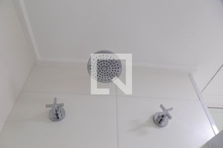 Banheiro de kitnet/studio para alugar com 1 quarto, 39m² em Vila Camargos, Guarulhos