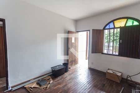 Sala de casa à venda com 4 quartos, 400m² em Sagrada Família, Belo Horizonte