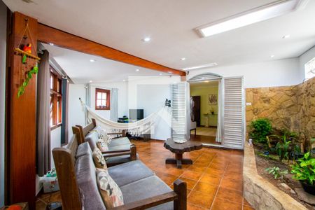 Sala de estar de casa à venda com 3 quartos, 231m² em Vila Helena, Santo André