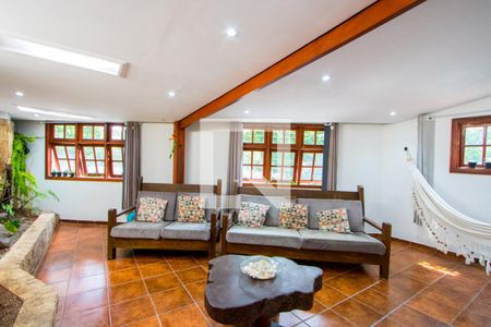 Sala de estar de casa à venda com 3 quartos, 231m² em Vila Helena, Santo André