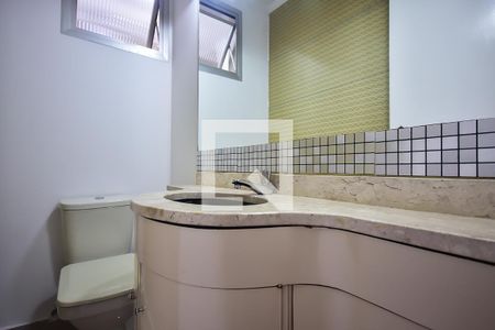 Lavabo de apartamento para alugar com 3 quartos, 117m² em Vila Suzana, São Paulo