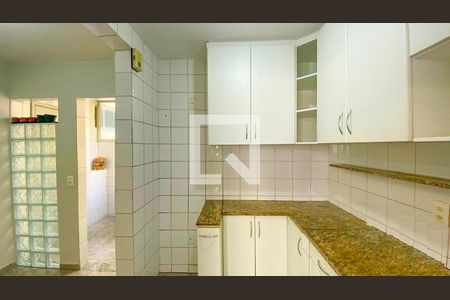 Cozinha de apartamento à venda com 2 quartos, 72m² em Nova Suíça, Belo Horizonte