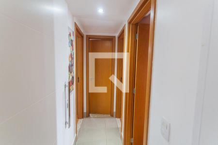 Corredor de apartamento para alugar com 3 quartos, 152m² em União, Belo Horizonte