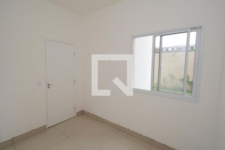 Quarto 1 de apartamento para alugar com 2 quartos, 36m² em Vila Baby, São Paulo