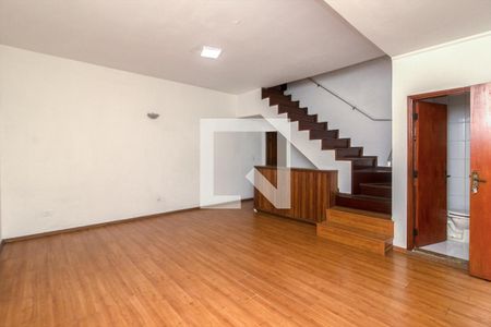 Sala de casa para alugar com 2 quartos, 120m² em Vila Liviero, São Paulo