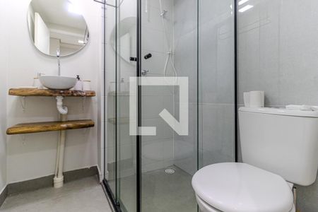 Banheiro  de kitnet/studio para alugar com 1 quarto, 27m² em Vila Buarque, São Paulo