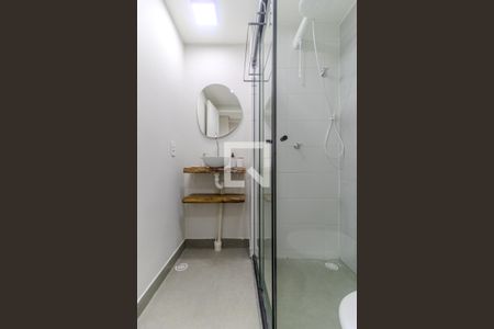 Banheiro  de kitnet/studio para alugar com 1 quarto, 27m² em Vila Buarque, São Paulo