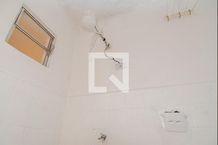 Banheiro de kitnet/studio para alugar com 1 quarto, 27m² em Bela Vista, São Paulo