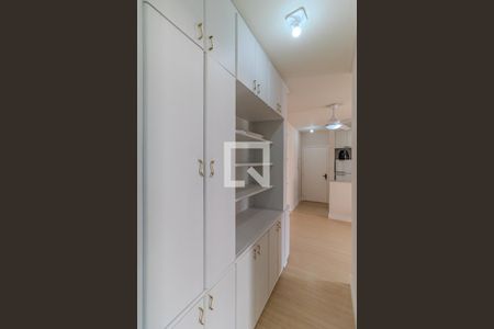 Corredor de apartamento para alugar com 2 quartos, 74m² em Vila Buarque, São Paulo