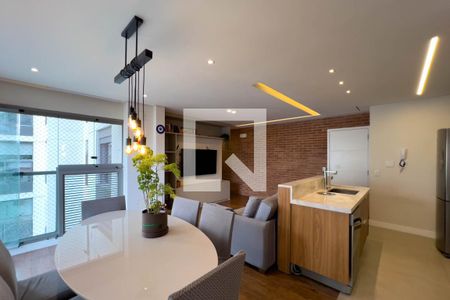 Sala e cozinha de apartamento à venda com 2 quartos, 68m² em Vila Mariana, São Paulo