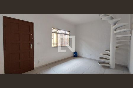 Sala de casa à venda com 3 quartos, 70m² em Vila Vitória, Santo André