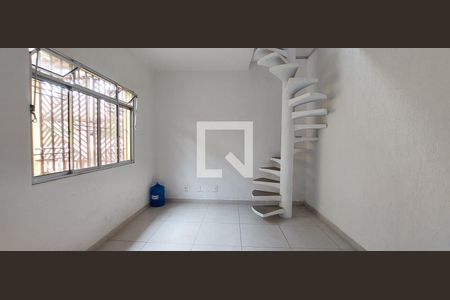 Sala de casa à venda com 3 quartos, 70m² em Vila Vitória, Santo André