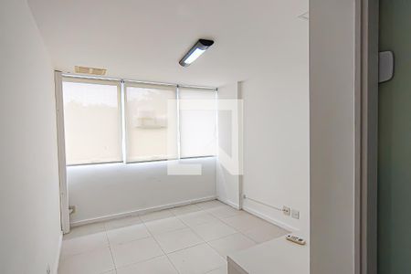Studio de kitnet/studio para alugar com 0 quarto, 28m² em Camorim, Rio de Janeiro