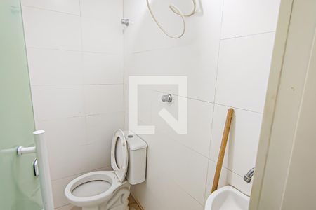 banheiro de kitnet/studio para alugar com 0 quarto, 28m² em Camorim, Rio de Janeiro
