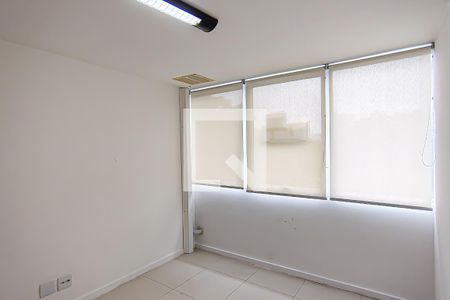 Studio de kitnet/studio para alugar com 0 quarto, 28m² em Camorim, Rio de Janeiro