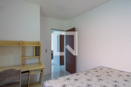 Quarto 1 de apartamento para alugar com 2 quartos, 50m² em Medianeira, Porto Alegre