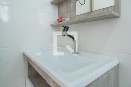 Banheiro de apartamento para alugar com 2 quartos, 44m² em Cristal, Porto Alegre