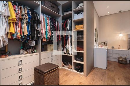 Closet de apartamento para alugar com 2 quartos, 84m² em Parque Reboucas, São Paulo