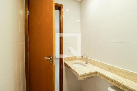 Apartamento à venda com 45m², 2 quartos e 1 vaga Apartamento à venda com 45m², 2 quartos e 1 vagaBanheiro Social