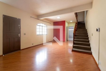 Sala de casa para alugar com 3 quartos, 256m² em Jardim Colibri, Cotia